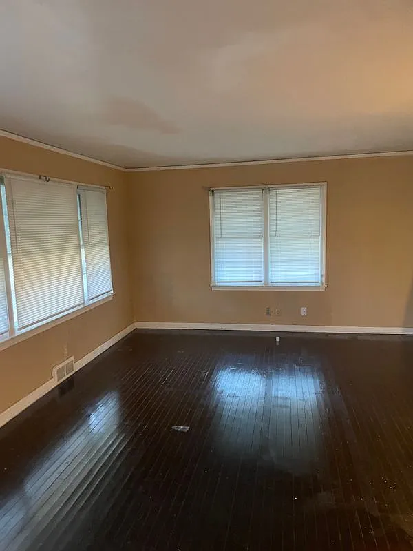2 bed, 1.0 bath, 928 sqft, $900 — Photo 4
