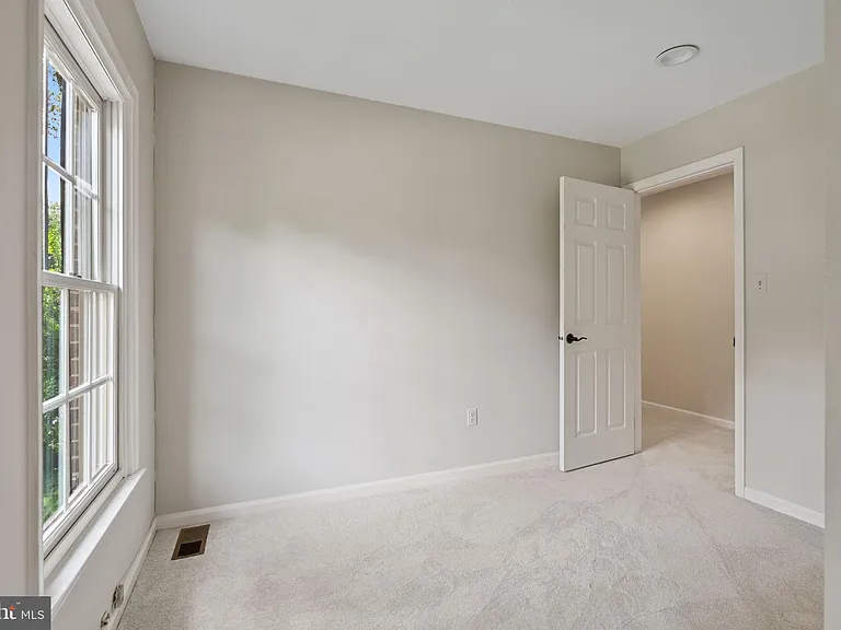 6506 Bellamine Ct — Photo 24