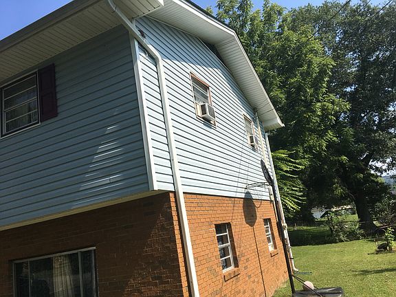 4th image of 414 Church St