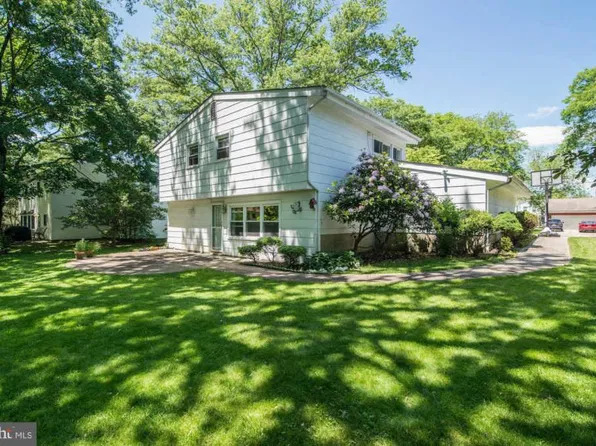 306 Iris Rd, Cherry Hill, NJ 08003