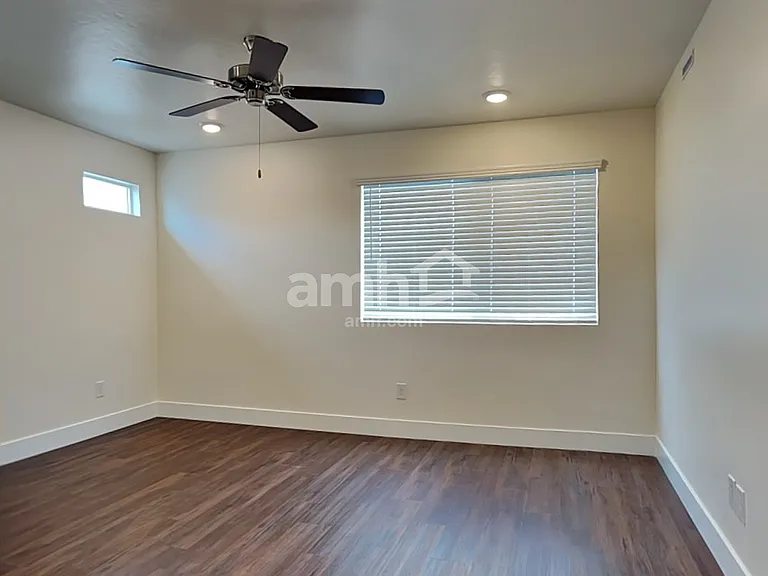 1067 Jillian Ave — Photo 10