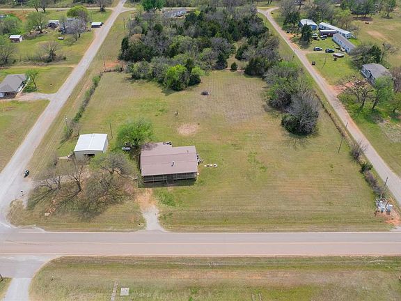 2nd image of 345831 E 810th Rd
