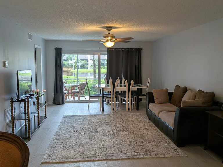 1020 Palm View Dr #C-102 — Photo 6