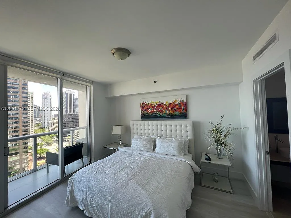 Icon Brickell Condo No 3 — Photo 2