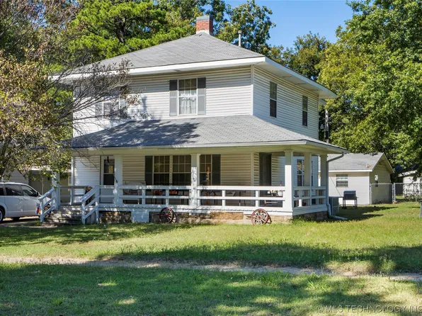 1115 E 6th St, Okmulgee, OK 74447