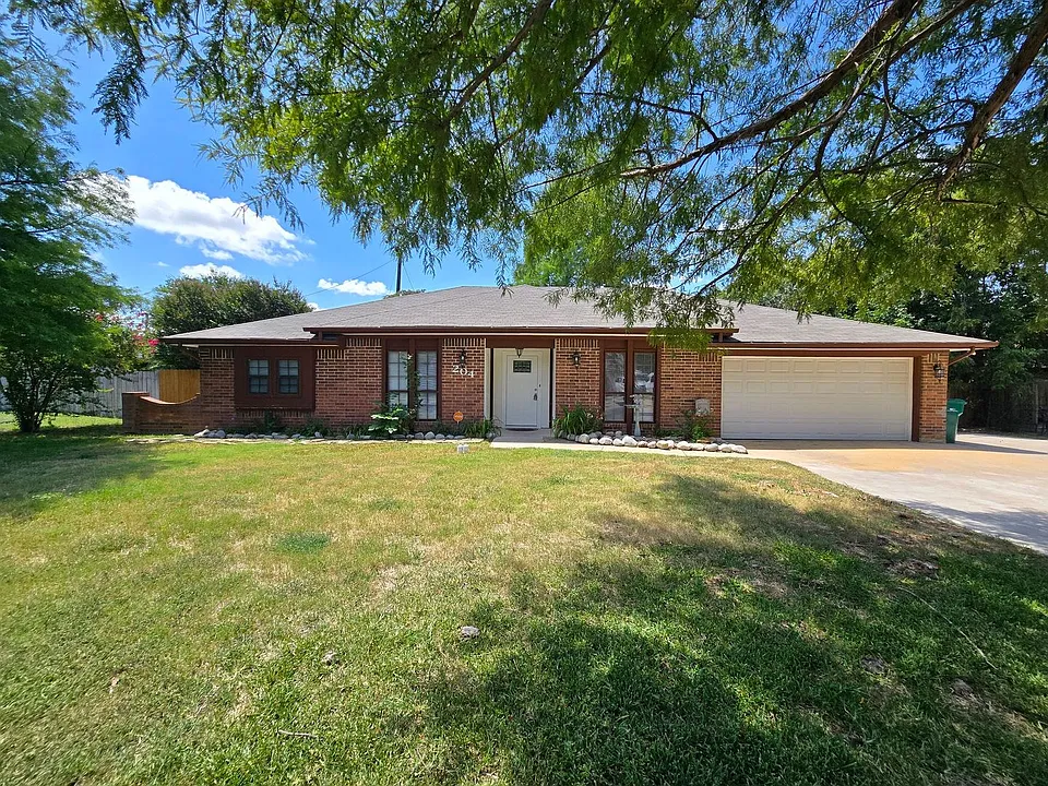 204 Redwood Cir