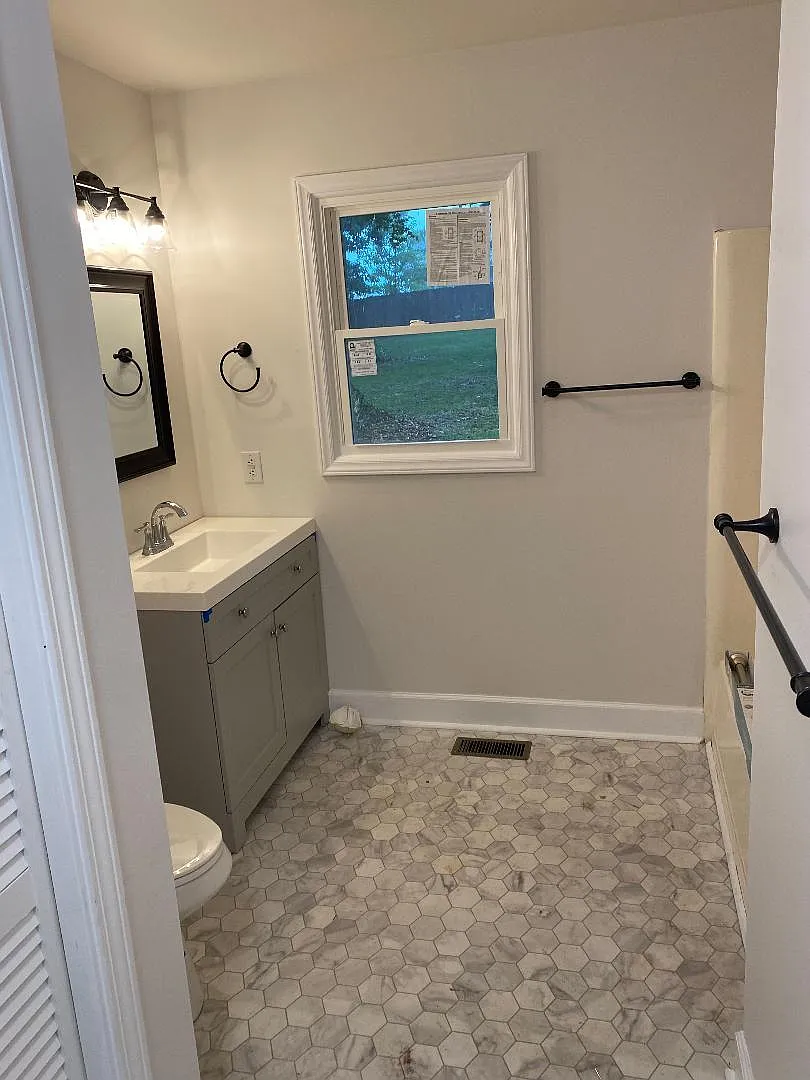 3 bed, 1370 sqft, $1,875 — Photo 4
