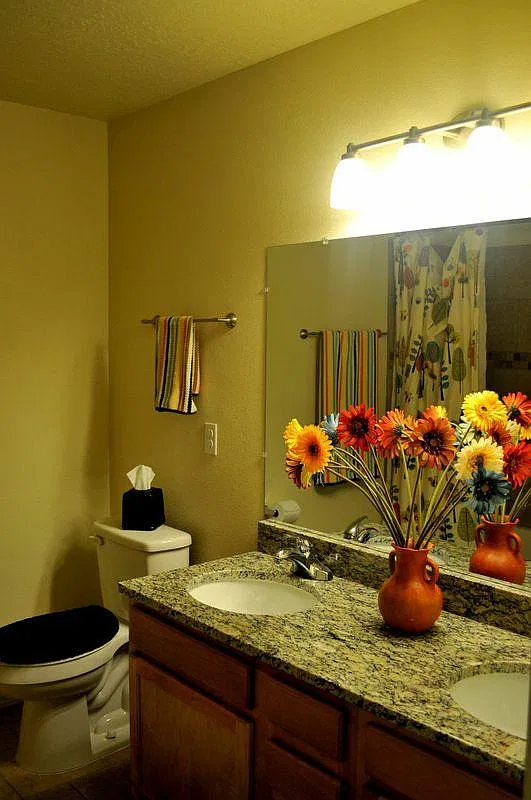 2 bed, 1.5 bath, 1250 sqft, $1,900 — Photo 2