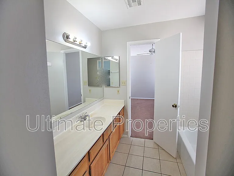 1803 W Barrow Dr — Photo 17