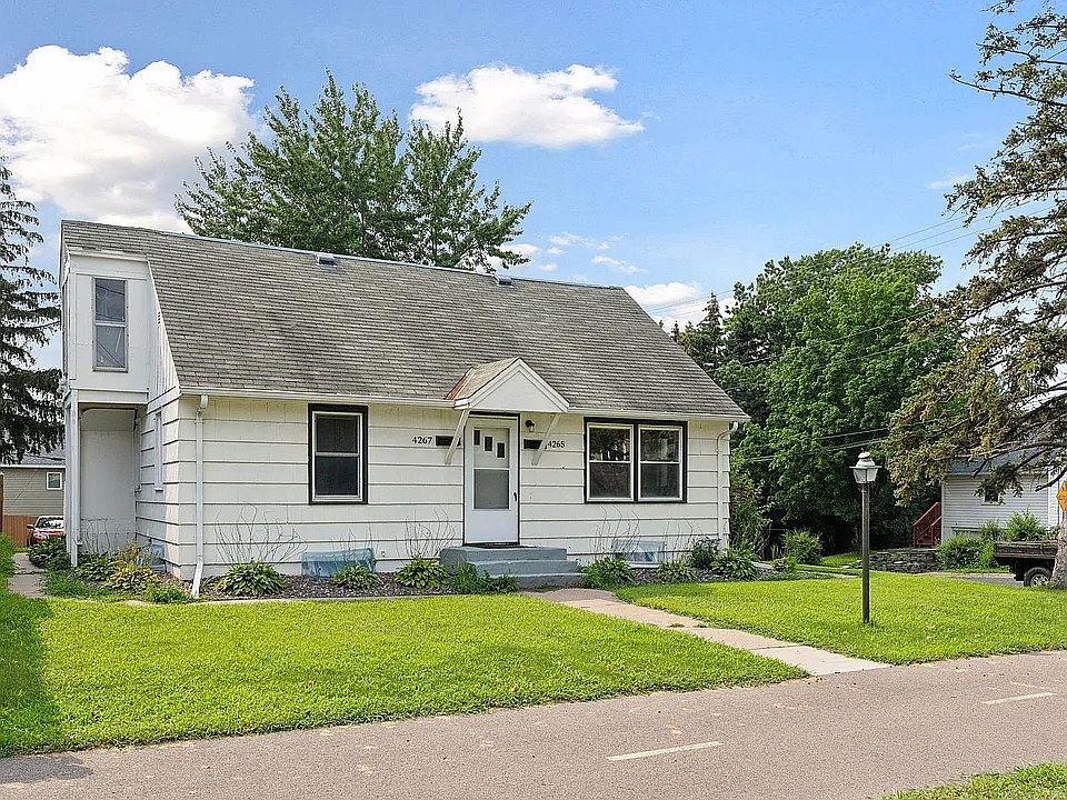 Roof has since been replaced with new, black architectural shingles
