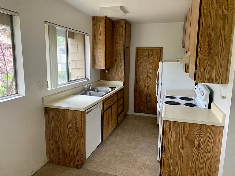 960 E Bonita Ave #62 — Photo 8