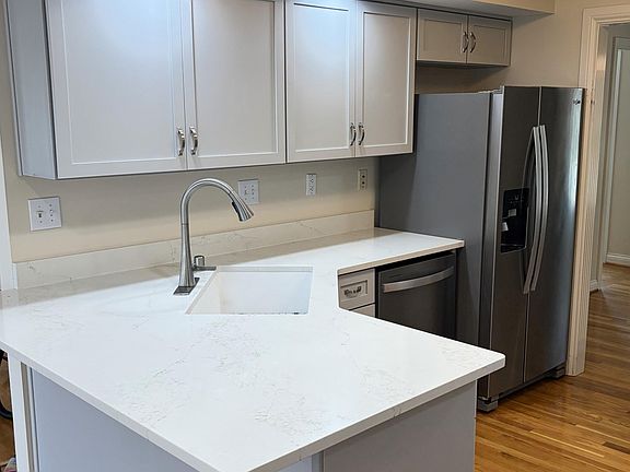 5th image of 1336 Glenview Dr