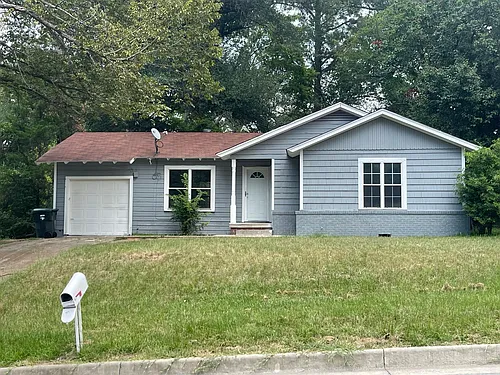 913 Bellaire Dr Photo 1