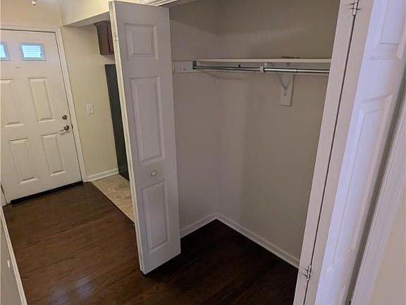 4th image of 252 N Walnut St Suite 103