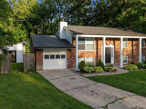 3rd image of 568 Spicewood Place