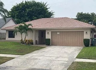 6162 Amberwoods Dr
