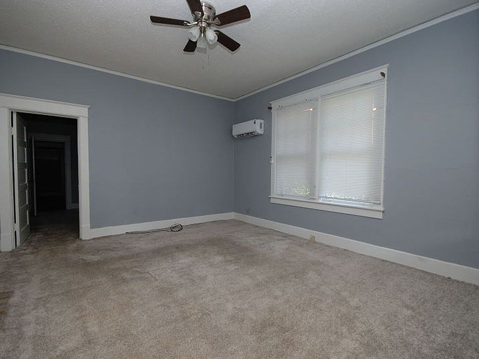 2nd image of 1109 E Walnut St #B