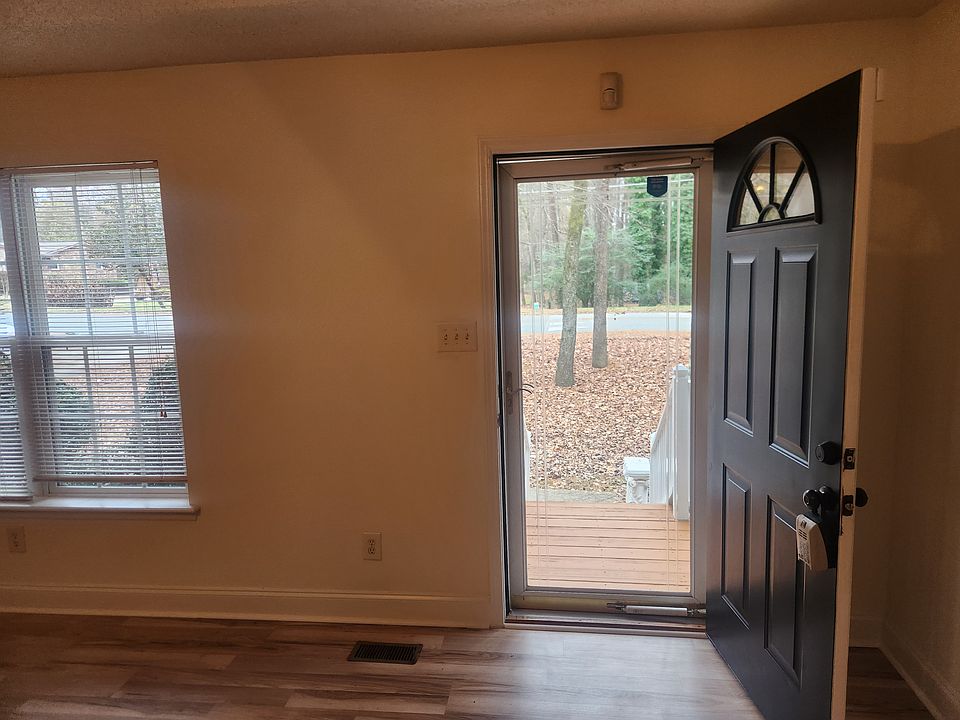 1st image of 711 Wortley Dr