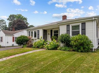 1107 Hope St, Bristol, RI 02809