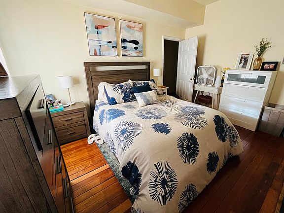 5th image of 2216 Parkwood Ave #A