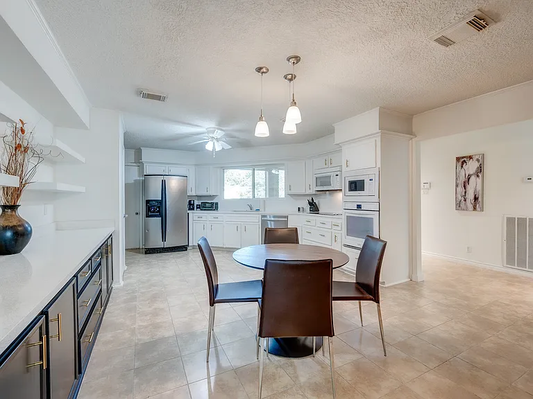 1722 S Kirkwood Rd — Photo 18