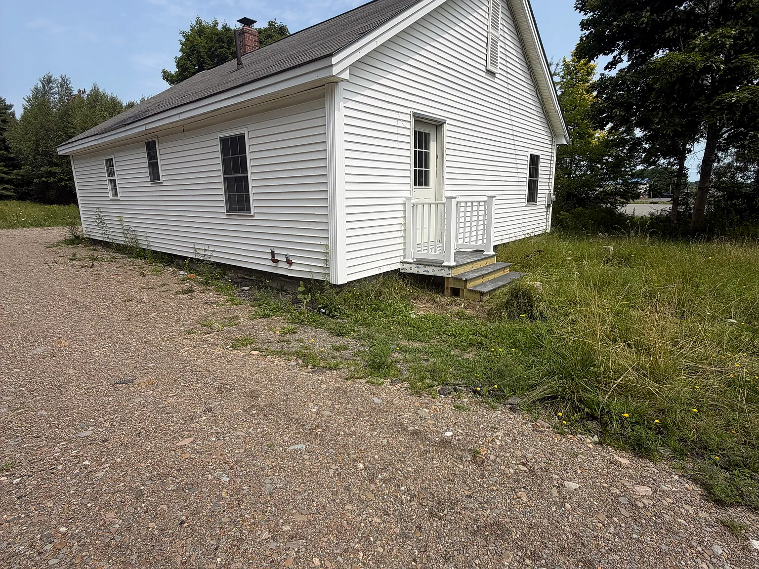 3 bed, $2,300 — Photo 1