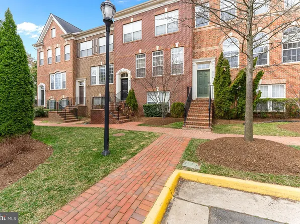 8032 Reserve Way, Vienna, VA 22182