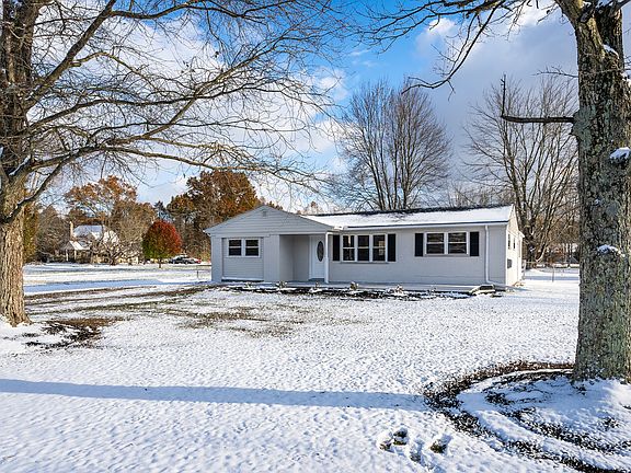 2nd image of 2359 Woodville Pike