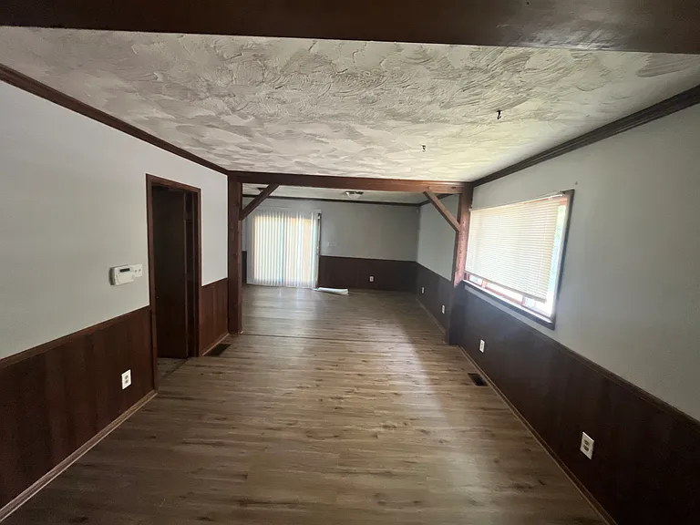 1512 Wallace Ave — Photo 8