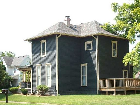 3rd image of 104 Wood St