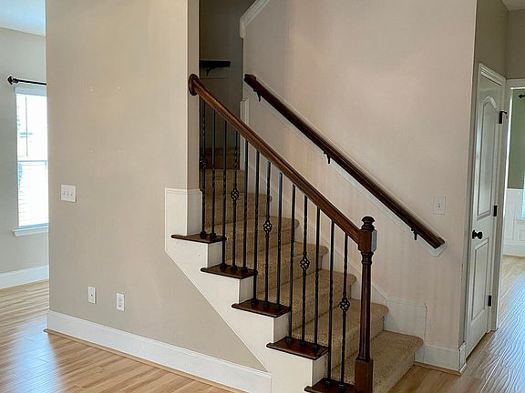 4th image of 1605 Cedar Hill Drive