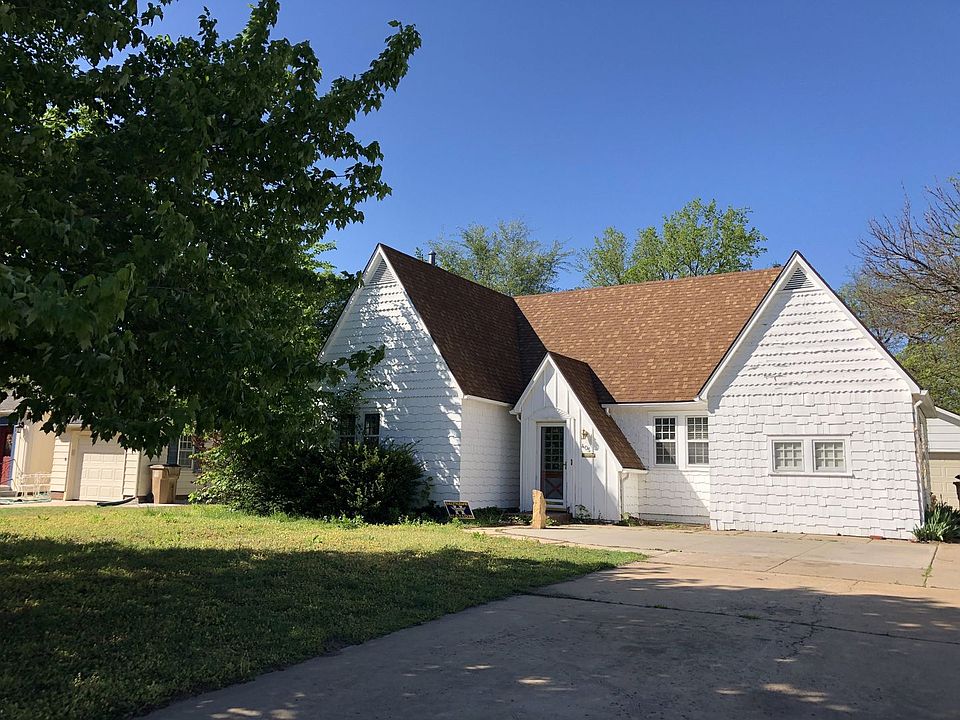 1st image of 405 Hyde Park Dr