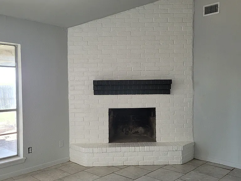 2413 Boca Chica Dr — Photo 1