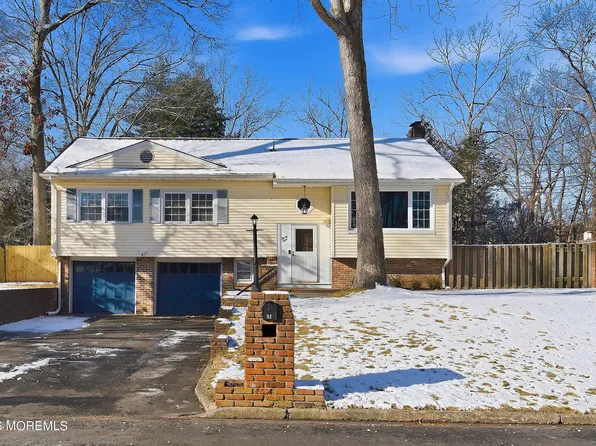 31 Mitchell Drive, Toms River, NJ 08755
