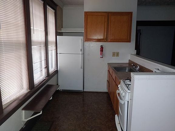 3rd image of 302 N Adams St #1