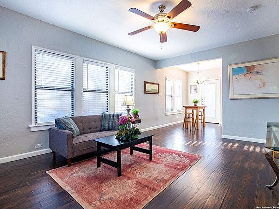 3rd image of 107 PARKMOOR CT