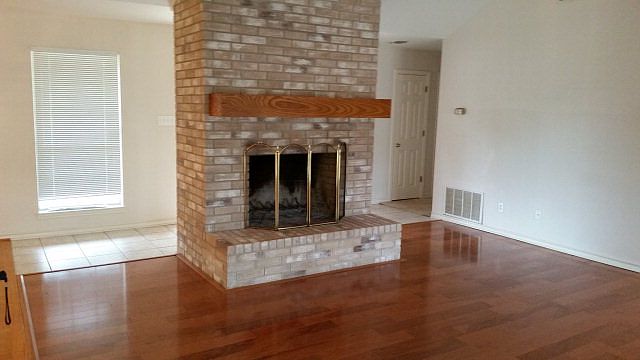 2nd image of 114 Skyview Dr
