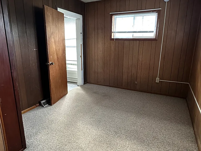 528 Niagara St — Photo 17