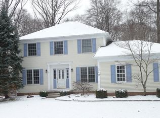 340 Aspen Ct, Aurora, OH 44202