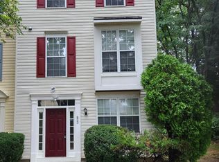 833 English Chestnut Dr, Hyattsville, MD 20785