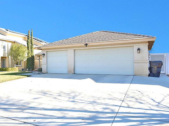 5th image of 15597 Fairbanks Dr