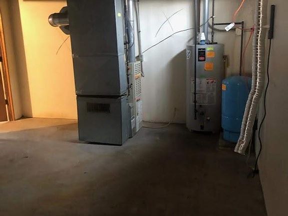5th image of 9571 Calgary Dr S