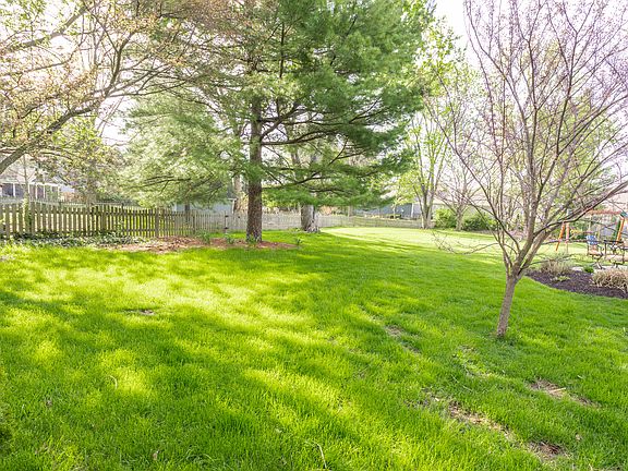 2nd image of 55 Waterford Ct