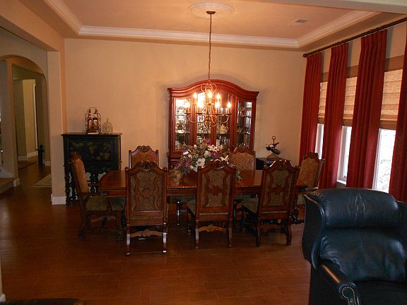 4th image of 1059 Venezia Dr