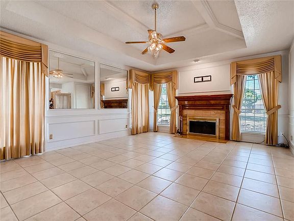 3rd image of 607 Meadowbrooke Ct