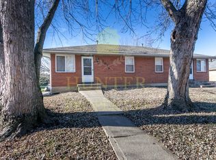 1015 SW Kingscross Rd, Blue Springs, MO 64014