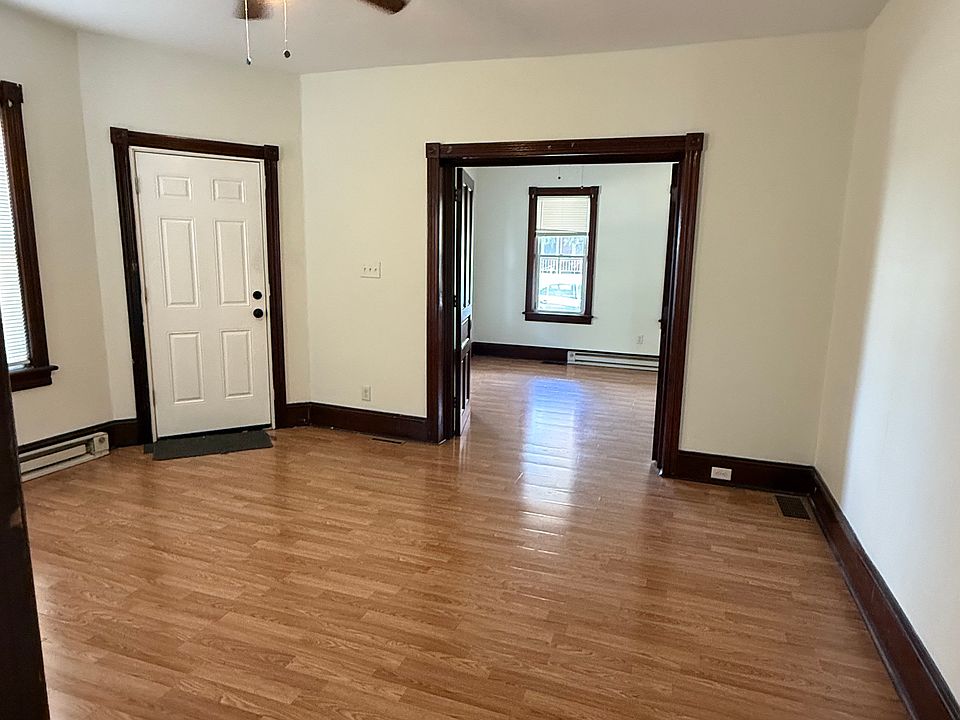 Entry room / living area