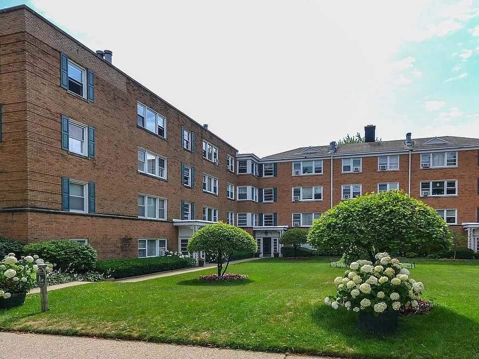 524 Michigan Ave #1S