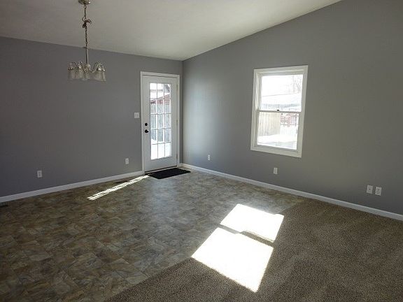 2nd image of 609 S Broadway St