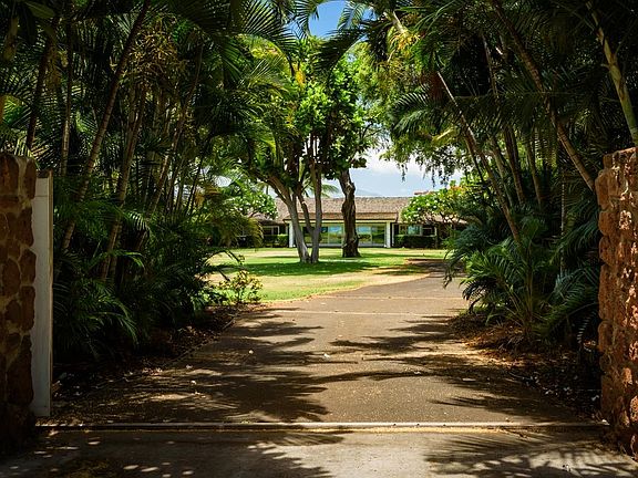 3rd image of 210 Hauoli St